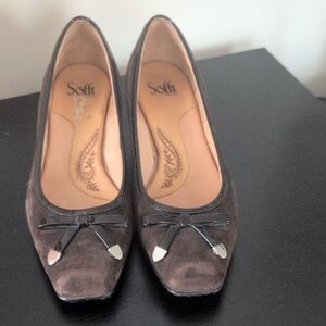 Sofft Dark Brown Suede Heels with Black Accents